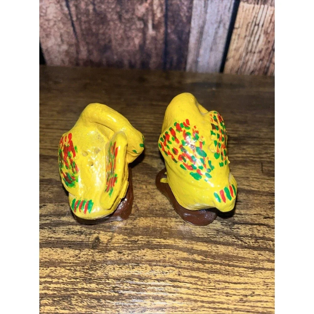 Vintage Hand Painted Ceramic Bird Salt And Pepper Shakers